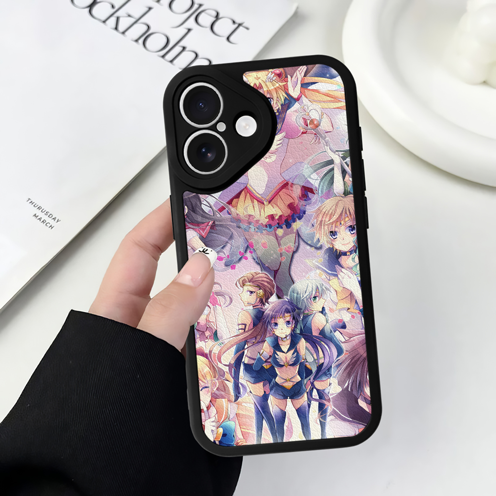 （画像用） 美少女戦士セーラームーン Sailor Moon 【iPhone 16シリーズ対応】シリコンスマホケース（レザー調） 材質：シリコン